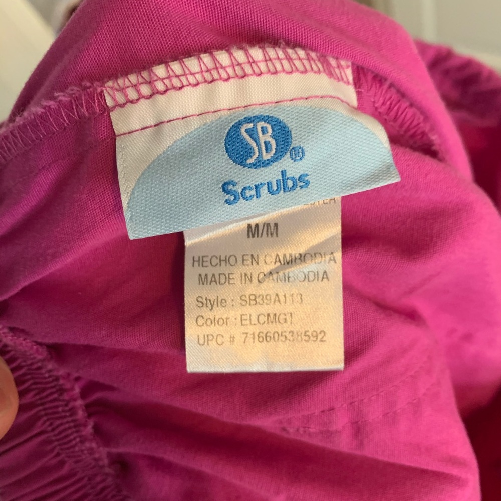 •scrub set• - Picture 3 of 6